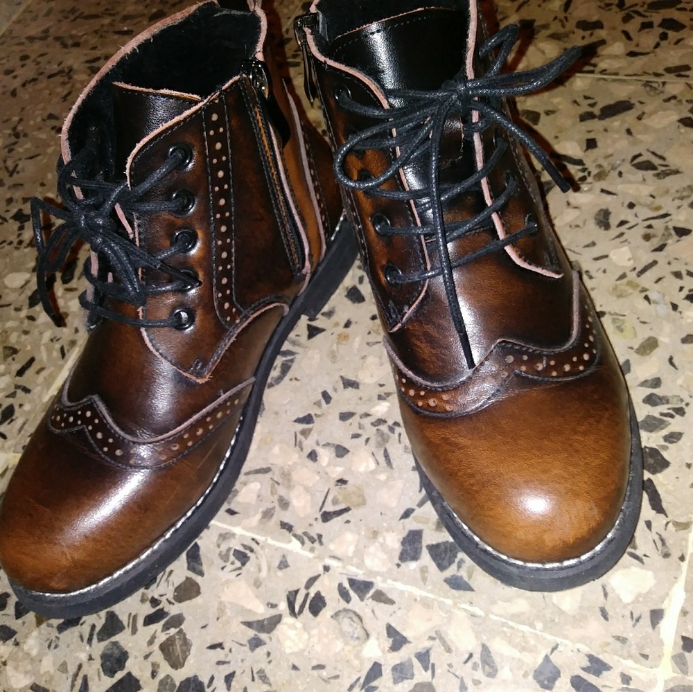 Vintage classy boots